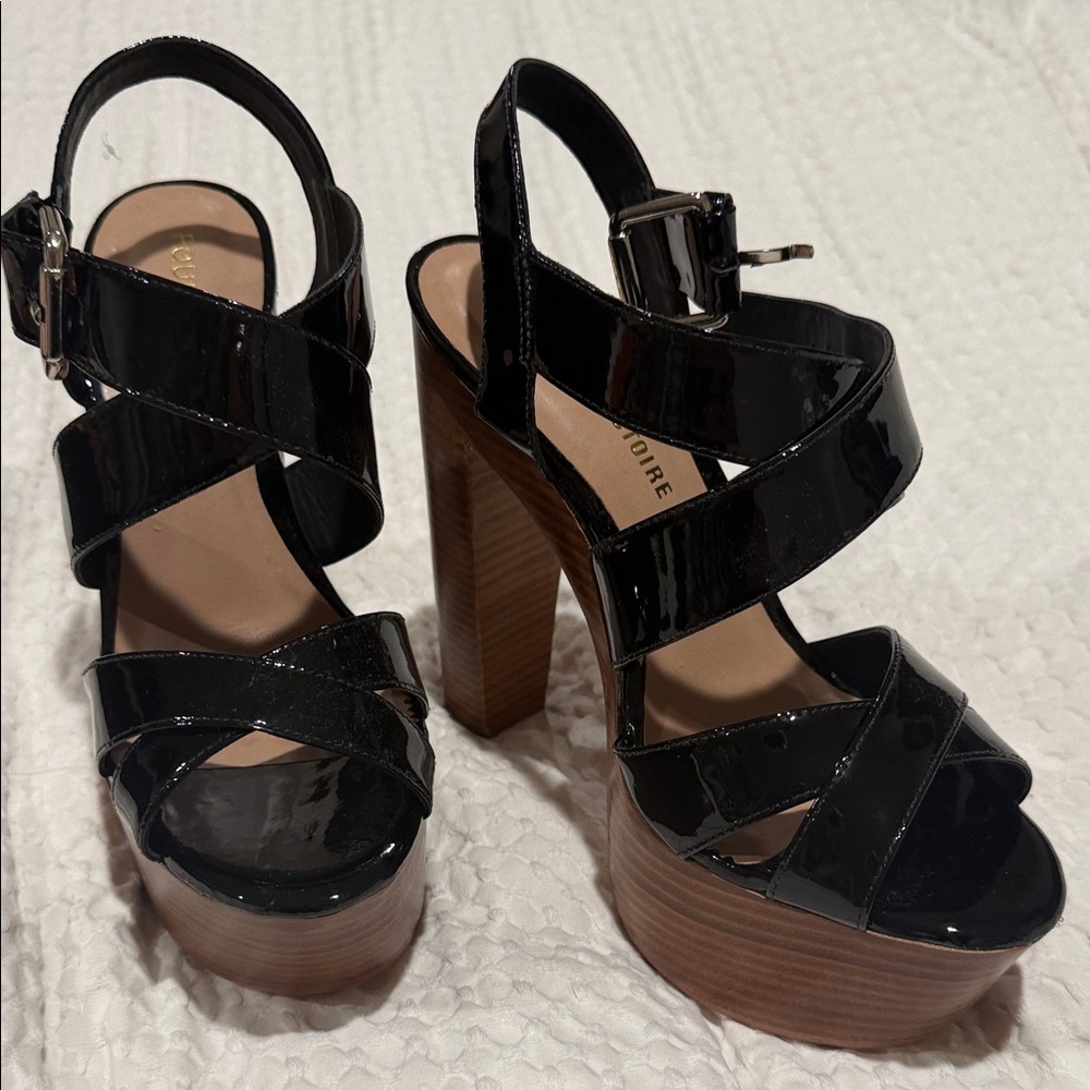 New Pour la victoire Black patent leather 8.5 strappy  heels Platform Sandals
